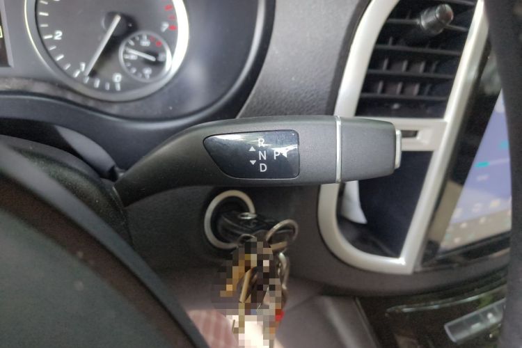 Used Mercedes-Benz Vito 2020 2.0T Elite Version 7 Seats Gear Lever