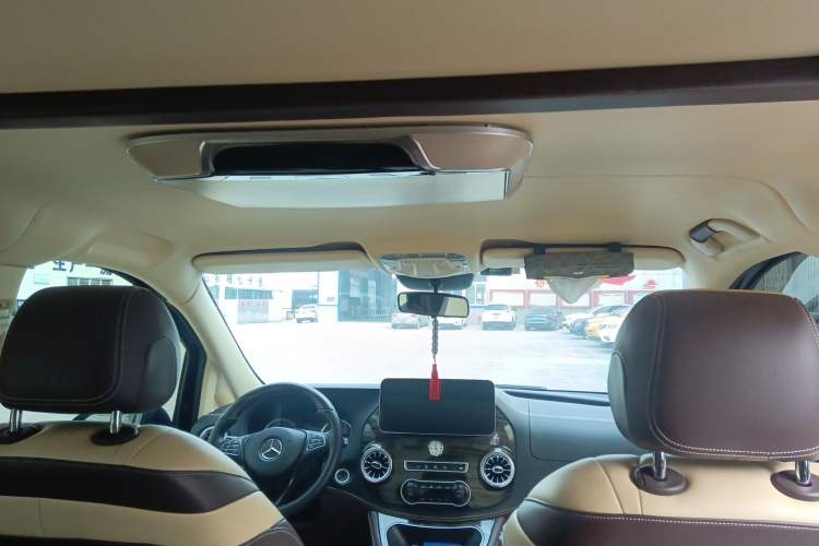 Used Mercedes-Benz Vito 2020 2.0T Elite Version 7 Seats Headliner