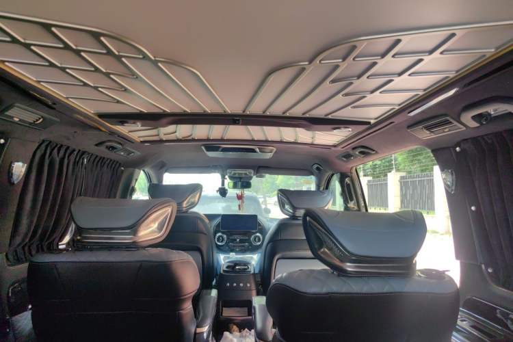 Used Mercedes-Benz Vito 2020 2.0T Elite Version 7 Seats Headliner