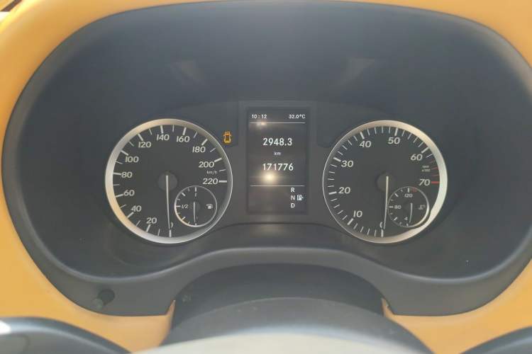 Used Mercedes-Benz Vito 2020 2.0T Elite Version 7 Seats Instrument Cluster