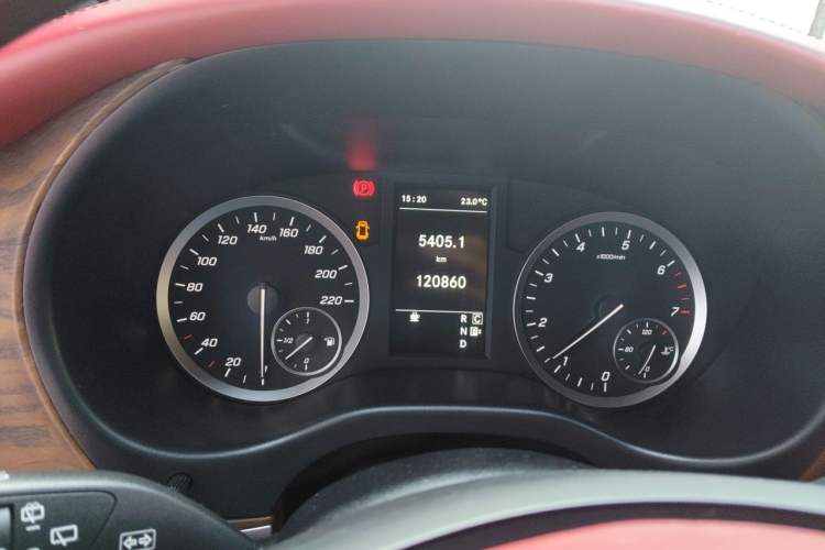 Used Mercedes-Benz Vito 2020 2.0T Elite Version 7 Seats Instrument Cluster