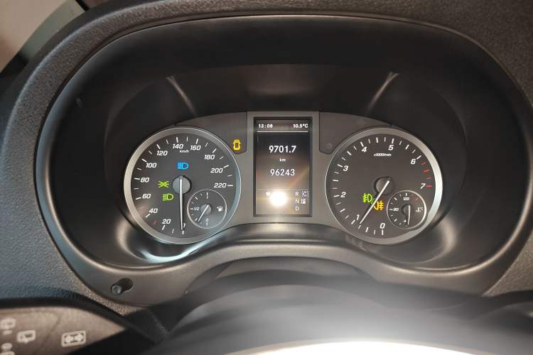 Used Mercedes-Benz Vito 2020 2.0T Business Version 7 Seats Instrument Cluster