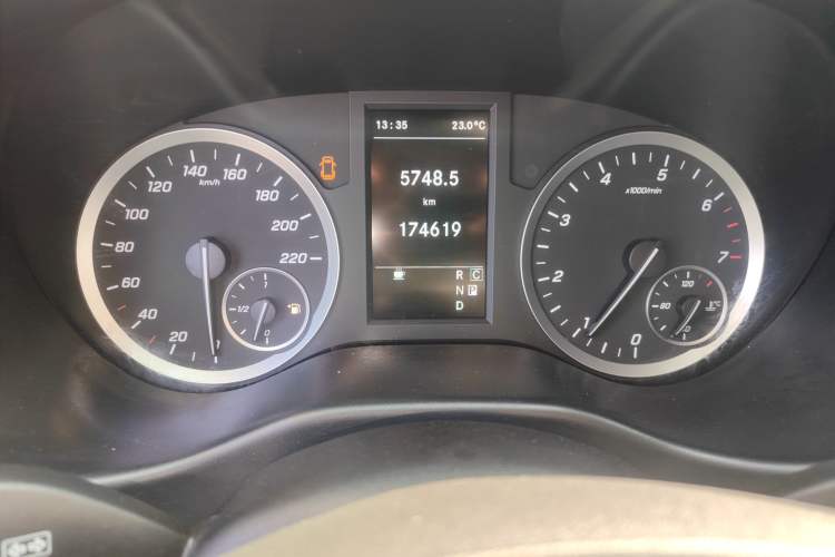 Used Mercedes-Benz Vito 2020 2.0T Business Version 7 Seats Instrument Cluster