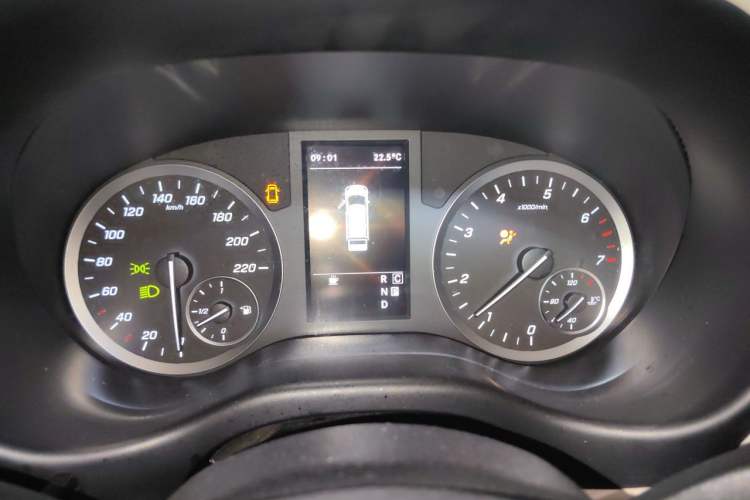 Used Mercedes-Benz Vito 2020 2.0T Elite Version 7 Seats Instrument Cluster