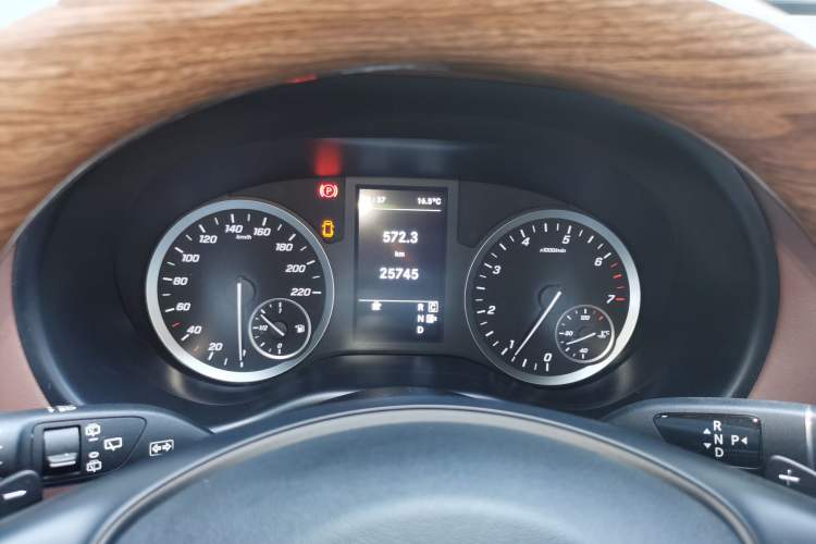 Used Mercedes-Benz Vito 2020 2.0T Elite Version 7 Seats Instrument Cluster