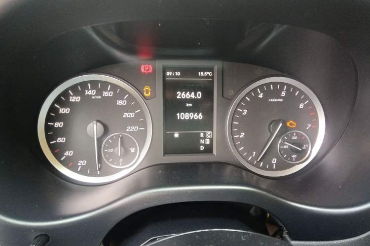 Used Mercedes-Benz Vito 2020 2.0T Elite Version 7 Seats Instrument Cluster