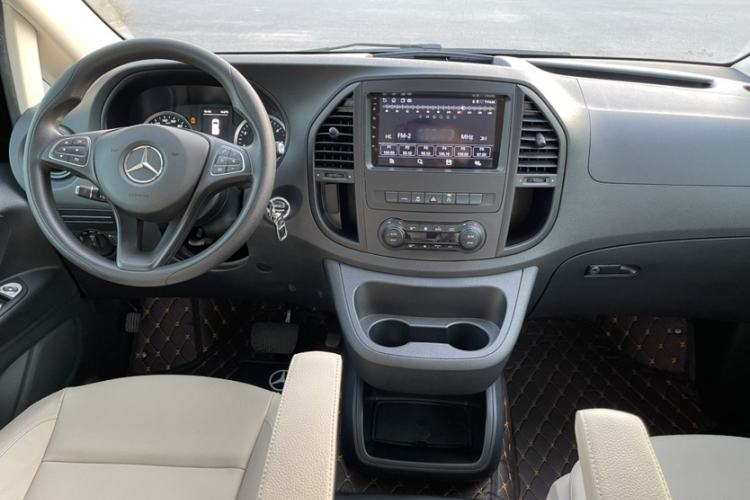 Used Mercedes-Benz Vito 2020 2.0T Elite Version 9 Seats Interior 1