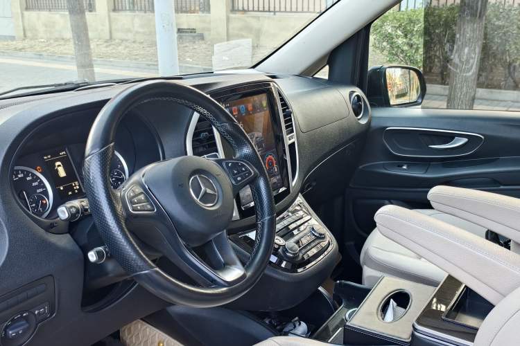 Used Mercedes-Benz Vito 2020 2.0T Business Version 7 Seats Interior 2