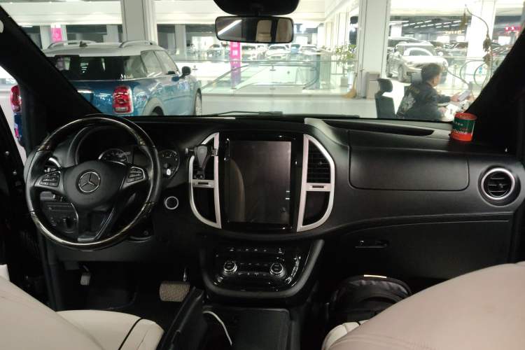 Used Mercedes-Benz Vito 2020 2.0T Business Version 7 Seats Interior 2