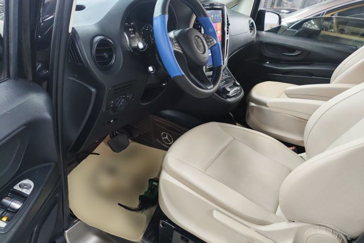Used Mercedes-Benz Vito 2020 2.0T Elite Version 7 Seats Interior 3
