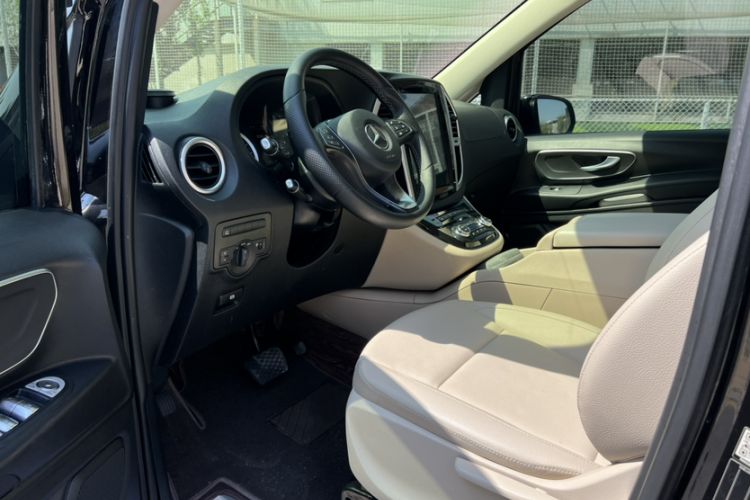 Used Mercedes-Benz Vito 2020 2.0T Business Version 7 Seats Interior 4