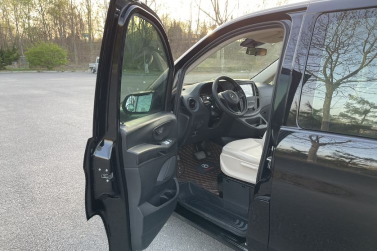 Used Mercedes-Benz Vito 2020 2.0T Elite Version 9 Seats Interior 4