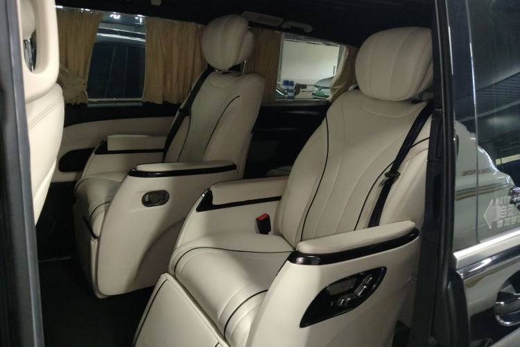 Used Mercedes-Benz Vito 2020 2.0T Business Version 7 Seats Interior 4