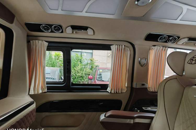 Used Mercedes-Benz Vito 2020 2.0T Business Version 7 Seats Interior 8