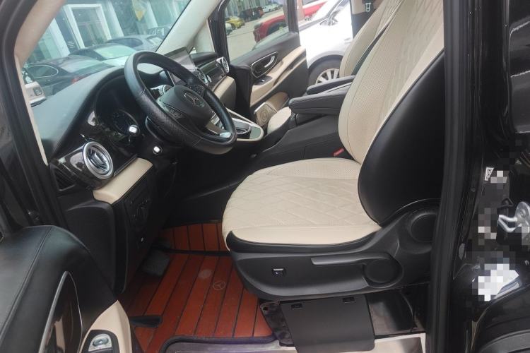 Used Mercedes-Benz Vito 2020 2.0T Elite Version 7 Seats Left Front Seat