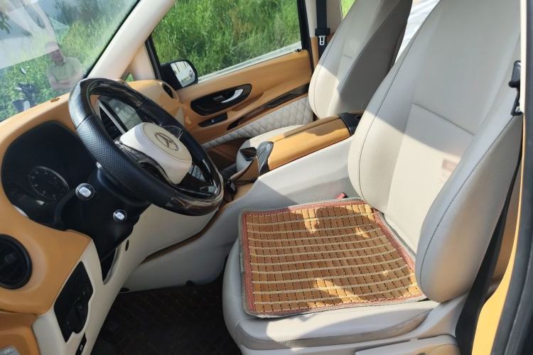 Used Mercedes-Benz Vito 2020 2.0T Elite Version 7 Seats Left Front Seat