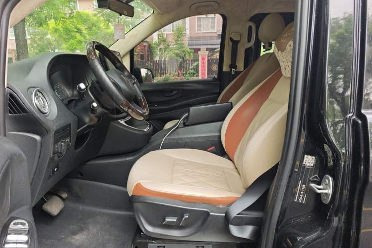 Used Mercedes-Benz Vito 2020 2.0T Elite Version 7 Seats Left Front Seat