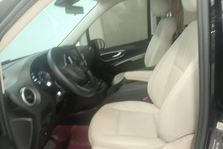 Used Mercedes-Benz Vito 2020 2.0T Elite Version 7 Seats Left Front Seat