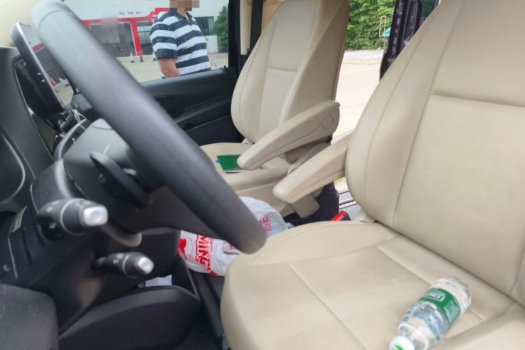 Used Mercedes-Benz Vito 2020 2.0T Elite Version 9 Seats Left Front Seat
