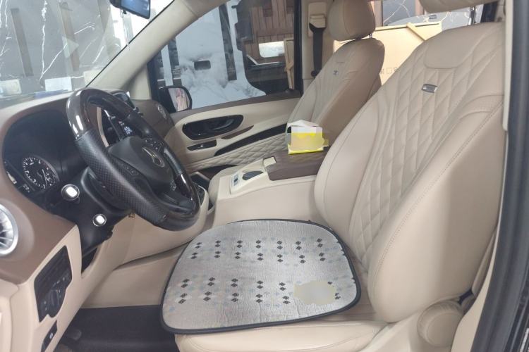 Used Mercedes-Benz Vito 2020 2.0T Elite Version 7 Seats Left Front Seat