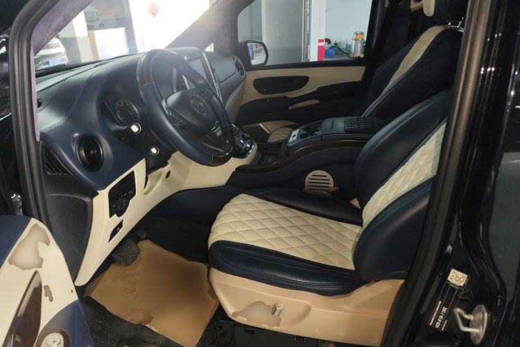 Used Mercedes-Benz Vito 2020 2.0T Elite Version 7 Seats Left Front Seat