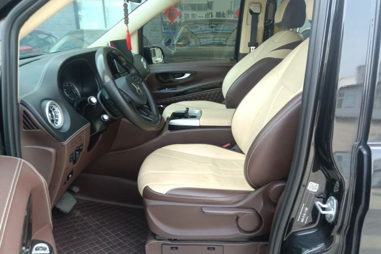 Used Mercedes-Benz Vito 2020 2.0T Elite Version 7 Seats Left Front Seat