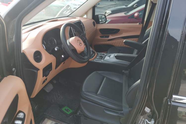 Used Mercedes-Benz Vito 2020 2.0T Elite Version 7 Seats Left Front Seat