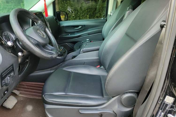 Used Mercedes-Benz Vito 2020 2.0T Elite Version 7 Seats Left Front Seat