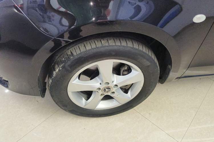 Used Mercedes-Benz Vito 2020 2.0T Elite Version 7 Seats Left Front Wheel Hub