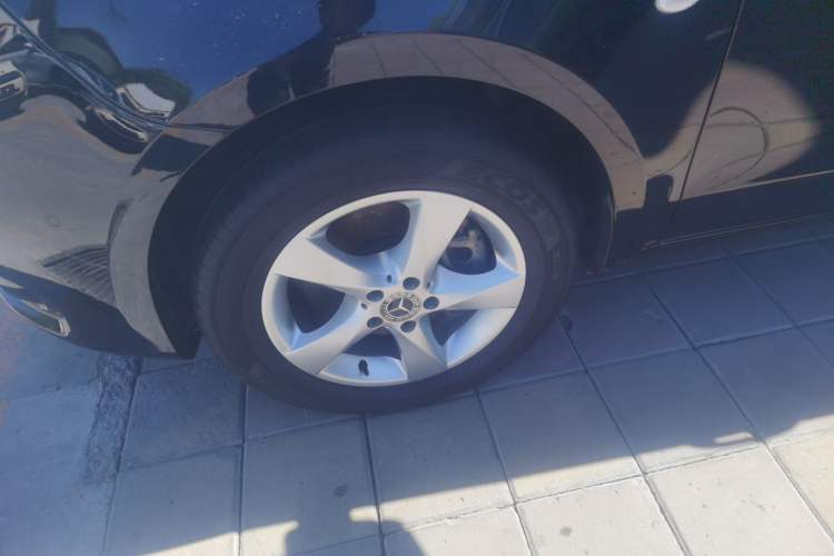 Used Mercedes-Benz Vito 2020 2.0T Business Version 7 Seats Left Front Wheel Hub