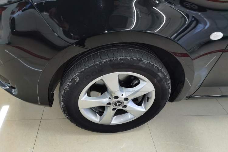Used Mercedes-Benz Vito 2020 2.0T Elite Version 7 Seats Left Front Wheel Hub