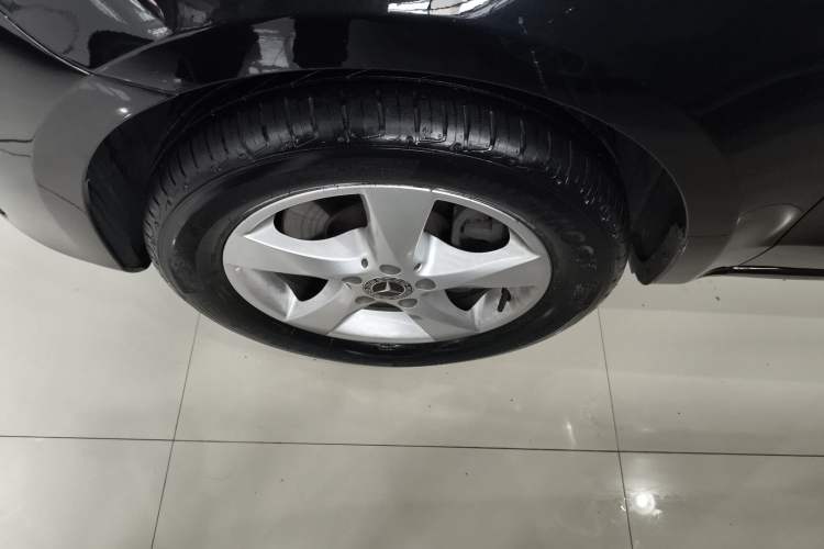 Used Mercedes-Benz Vito 2020 2.0T Elite Version 7 Seats Left Front Wheel Hub