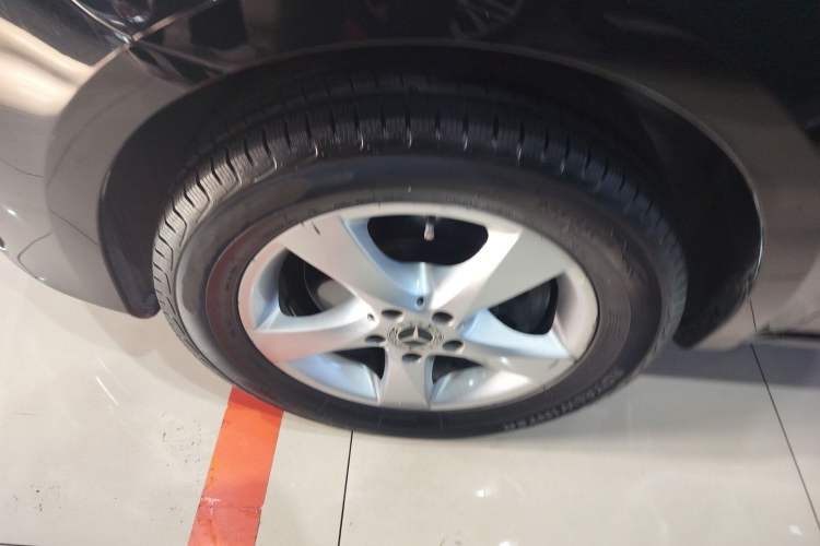 Used Mercedes-Benz Vito 2020 2.0T Business Version 7 Seats Left Front Wheel Hub