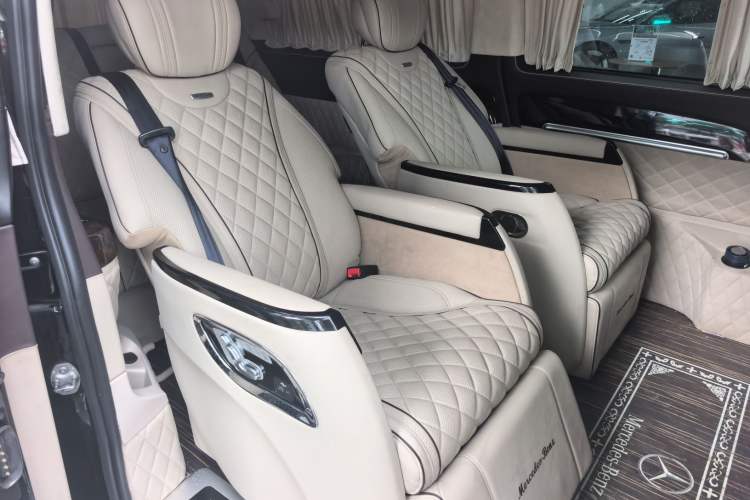Used Mercedes-Benz Vito 2020 2.0T Elite Version 7 Seats Left Rear Seat