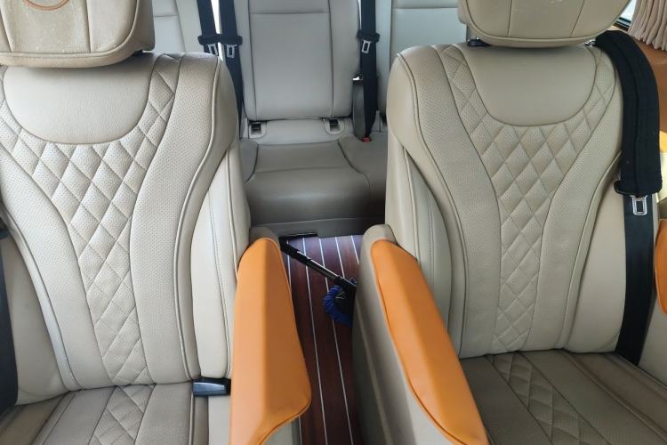 Used Mercedes-Benz Vito 2020 2.0T Elite Version 7 Seats Left Rear Seat