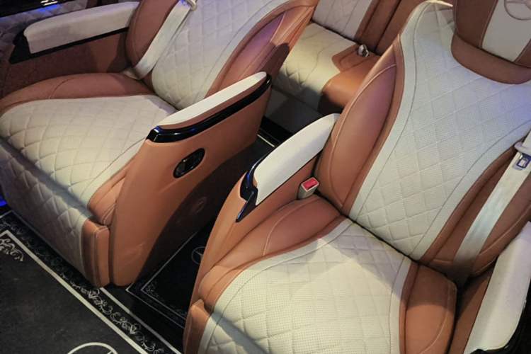 Used Mercedes-Benz Vito 2020 2.0T Elite Version 7 Seats Left Rear Seat