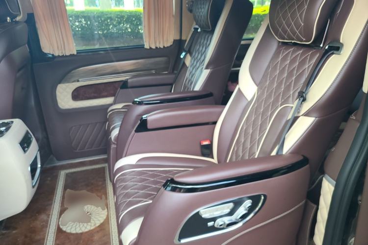 Used Mercedes-Benz Vito 2020 2.0T Elite Version 7 Seats Left Rear Seat