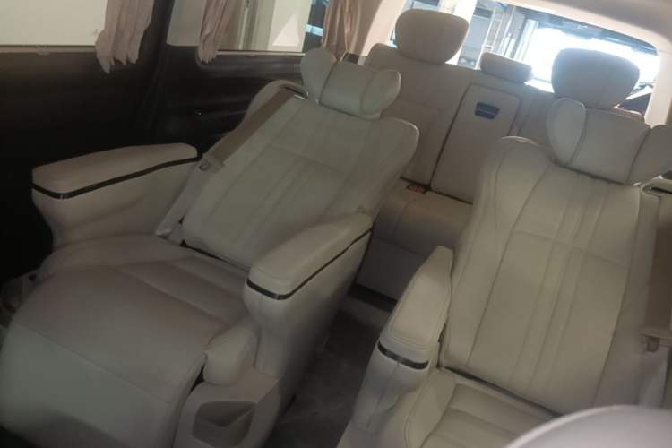 Used Mercedes-Benz Vito 2020 2.0T Elite Version 7 Seats Left Rear Seat