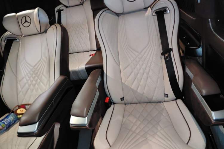 Used Mercedes-Benz Vito 2020 2.0T Elite Version 7 Seats Left Rear Seat