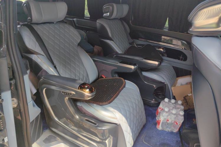 Used Mercedes-Benz Vito 2020 2.0T Elite Version 7 Seats Left Rear Seat