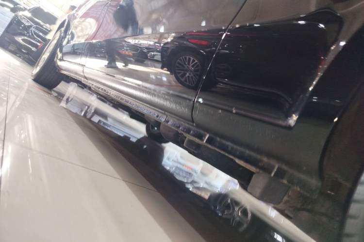 Used Mercedes-Benz Vito 2020 2.0T Business Version 7 Seats Left Side Sill
