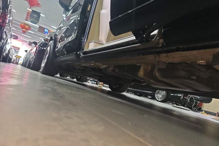 Used Mercedes-Benz Vito 2020 2.0T Business Version 7 Seats Left Side Sill