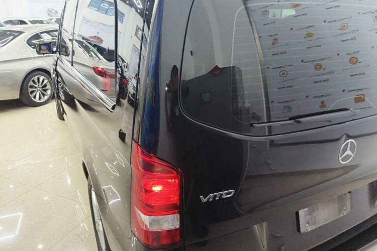 Used Mercedes-Benz Vito 2020 2.0T Elite Version 7 Seats Rear Left 45 Deg