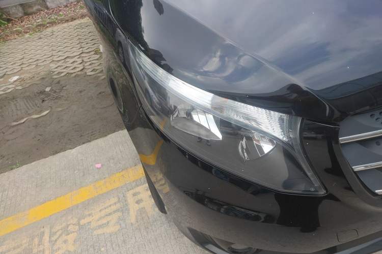 Used Mercedes-Benz Vito 2020 2.0T Elite Version 7 Seats Right Front Headlight