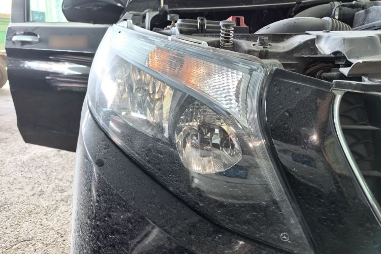 Used Mercedes-Benz Vito 2020 2.0T Elite Version 7 Seats Right Front Headlight