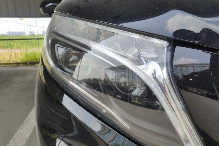 Used Mercedes-Benz Vito 2020 2.0T Business Version 7 Seats Right Front Headlight