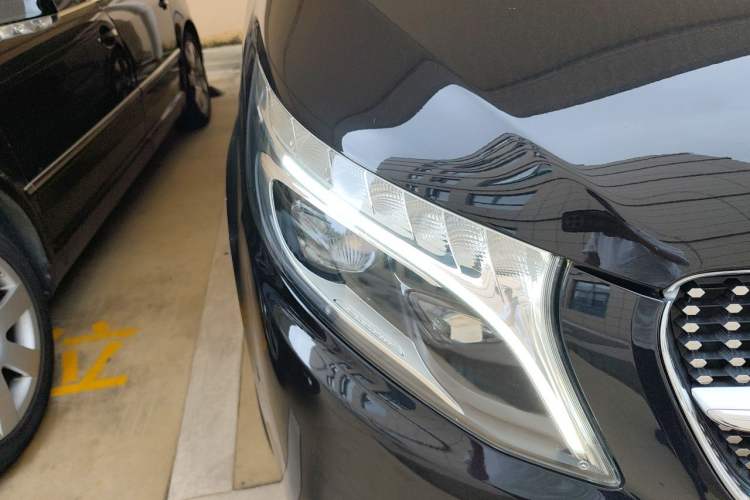 Used Mercedes-Benz Vito 2020 2.0T Business Version 7 Seats Right Front Headlight