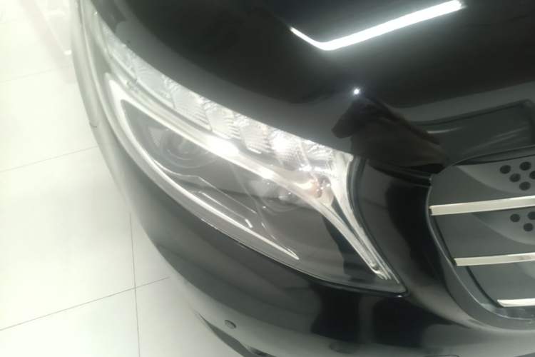 Used Mercedes-Benz Vito 2020 2.0T Elite Version 7 Seats Right Front Headlight