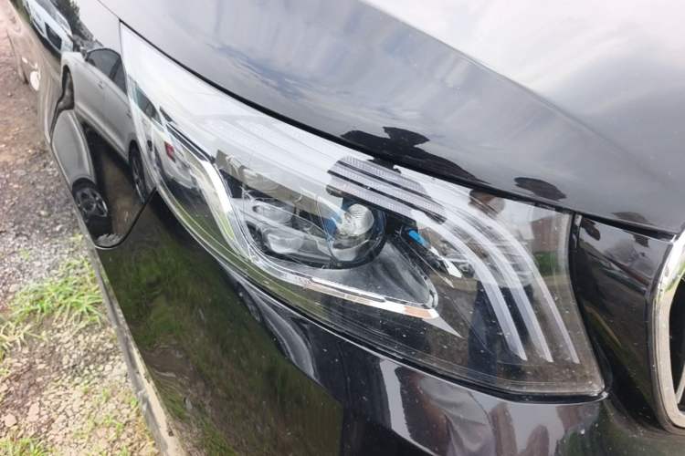 Used Mercedes-Benz Vito 2020 2.0T Elite Version 7 Seats Right Front Headlight