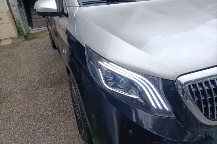 Used Mercedes-Benz Vito 2020 2.0T Business Version 7 Seats Right Front Headlight